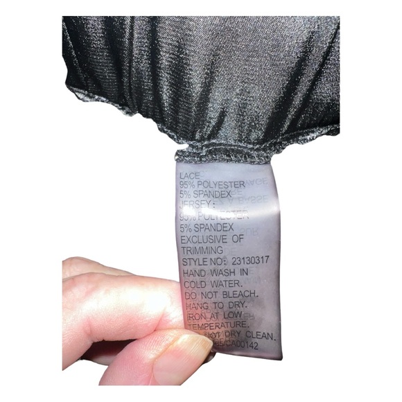 A Bianca Nygard lace skirt in size 16 - Picture 3 of 7